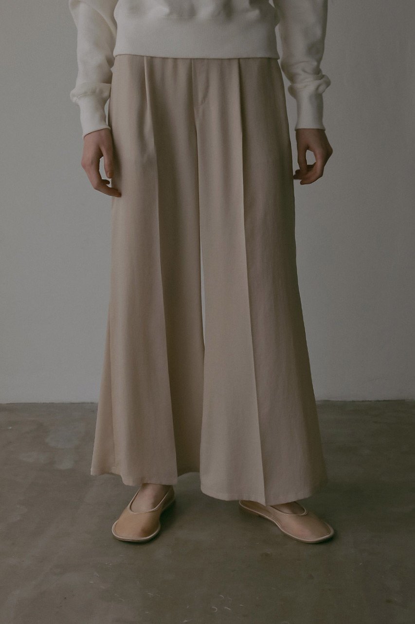 【ハー/HER.】の【9/11 12:00販売開始】ヴィンテージサテンタックパンツ 人気、トレンドファッション・服の通販 founy(ファニー) 　ファッション　Fashion　レディースファッション　Fashion for Women　パンツ　Pants & Trousers　エレガント 上品　Elegant　サテン　Satin, Glossy Fabric　ドレープ　Drape, Draping Fabric　フレア　Flare, Flared　ベルベット　Velvet, Velvety　新作・新入荷　New Arrivals / New In　A/W・秋冬　Autumn/Winter　other-4|ID: prp329100004683201 ipo3291000000033821253