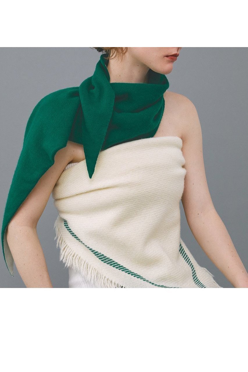 【エレガンセーゼ/ELEGANCESE】のsquare fringe スカーフ 人気、トレンドファッション・服の通販 founy(ファニー) 　ファッション　Fashion　レディースファッション　Fashion for Women　ストール　Soft & Warm Scarves　マフラー・スヌード / 冬小物の定番　Scarves & Mufflers　スカーフ　Scarf, Neckwear　スクエア　Square, Square Shape　ストール　Stole, Wrap　フリンジ　Fringe, Tassel　マフラー　Scarf, Muffler　ラグジュアリー　Luxury, Elegant　新作・新入荷　New Arrivals / New In　other-2|ID: prp329100004684671 ipo3291000000033830954