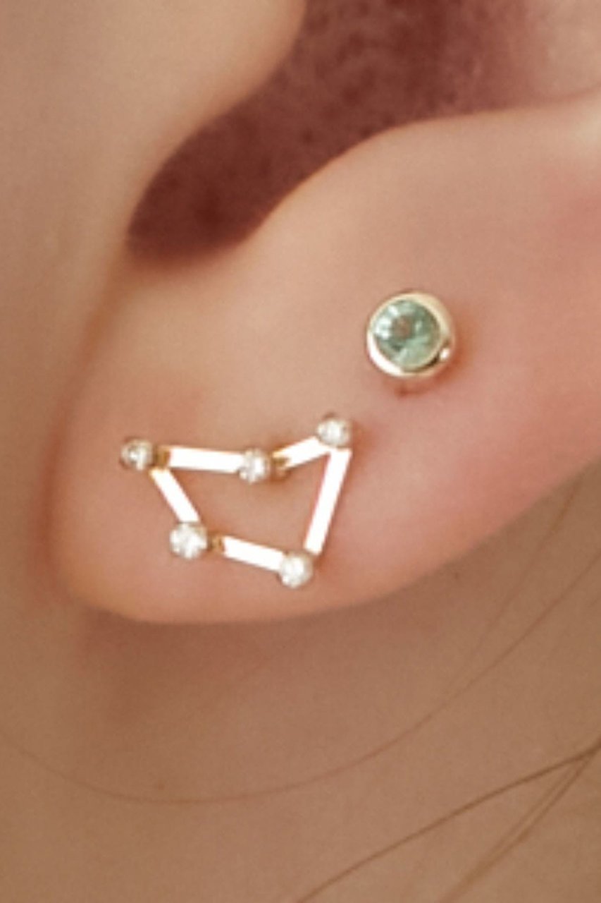 【アルティーダ ウード/ARTIDA OUD】のconstellation K10 山羊座ダイヤモンド エメラルド ピアス 人気、トレンドファッション・服の通販 founy(ファニー) 　ファッション　Fashion　レディースファッション　Fashion for Women　ジュエリー　Jewelry　ファッションリング　Fashion Rings　イヤリング・フープ・ドロップタイプ　Hoop, Drop & Clip Earrings　アシンメトリー　Asymmetrical Style　イヤリング　Earrings　ギフト プレゼント　Gift / Present　ダイヤモンド　Diamond, Brilliant Cut　other-2|ID: prp329100004686266 ipo3291000000035616466