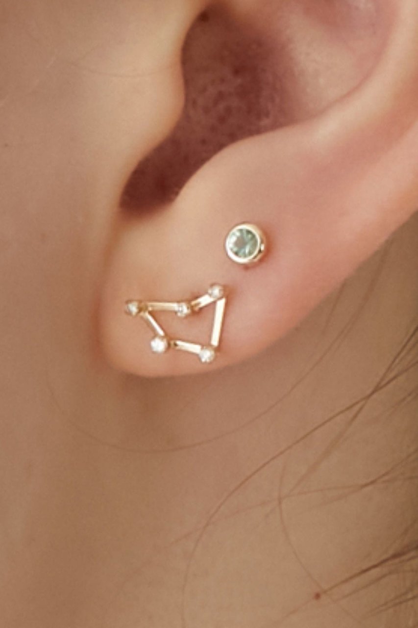 【アルティーダ ウード/ARTIDA OUD】のconstellation K10 山羊座ダイヤモンド エメラルド ピアス 人気、トレンドファッション・服の通販 founy(ファニー) 　ファッション　Fashion　レディースファッション　Fashion for Women　ジュエリー　Jewelry　ファッションリング　Fashion Rings　イヤリング・フープ・ドロップタイプ　Hoop, Drop & Clip Earrings　アシンメトリー　Asymmetrical Style　イヤリング　Earrings　ギフト プレゼント　Gift / Present　ダイヤモンド　Diamond, Brilliant Cut　other-8|ID: prp329100004686266 ipo3291000000035616474