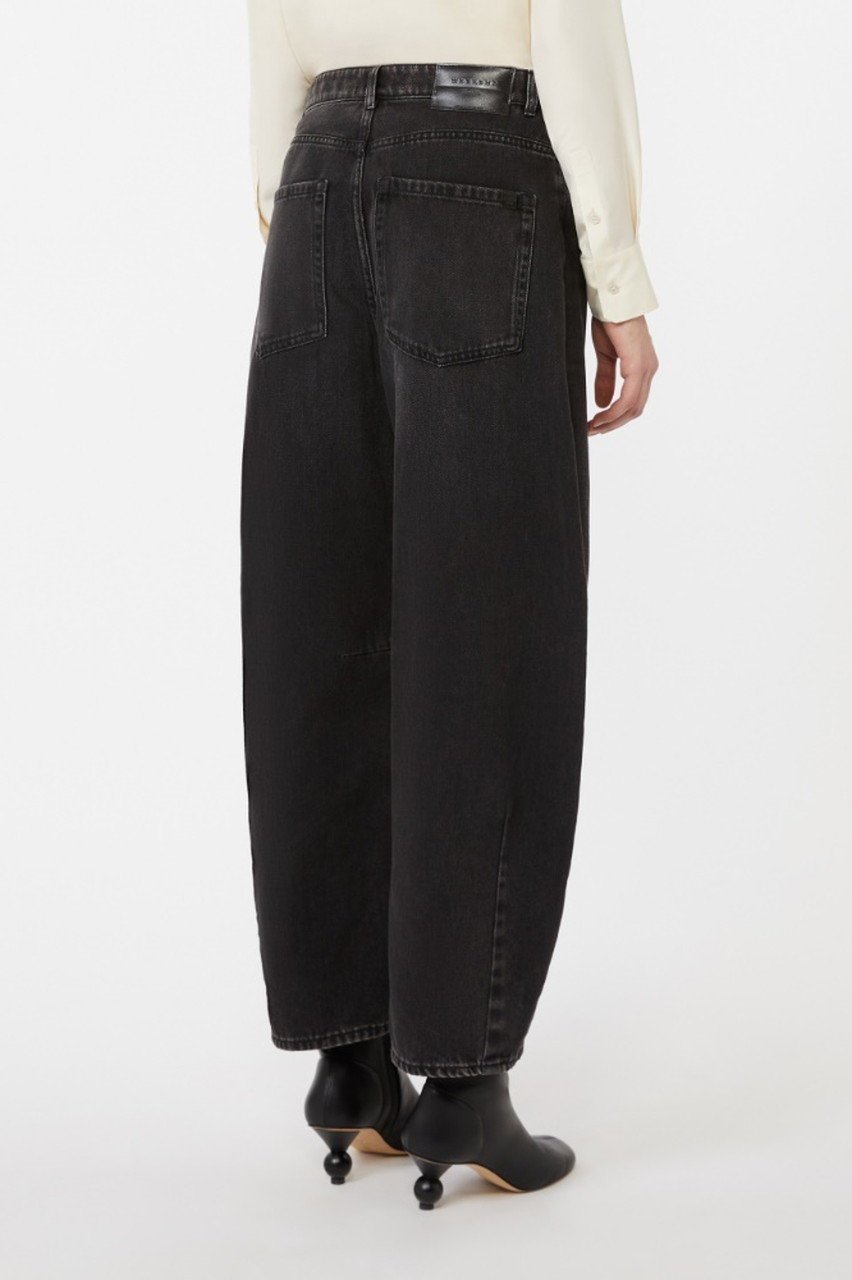 【マックスマーラ/Max Mara】の【Weekend Max Mara】DOUGLAS デニムパンツ 人気、トレンドファッション・服の通販 founy(ファニー) 　ファッション　Fashion　レディースファッション　Fashion for Women　パンツ　Pants & Trousers　デニムパンツ・ジーンズ・美脚デニム　Denim Jeans & Pants　おすすめ　Recommended / Our Picks　デニム　Denim, Jeans Material　バランス　Balance, Style Balance　フィット　Fit, Slim Fit　新作・新入荷　New Arrivals / New In　other-8|ID: prp329100004686387 ipo3291000000033841159