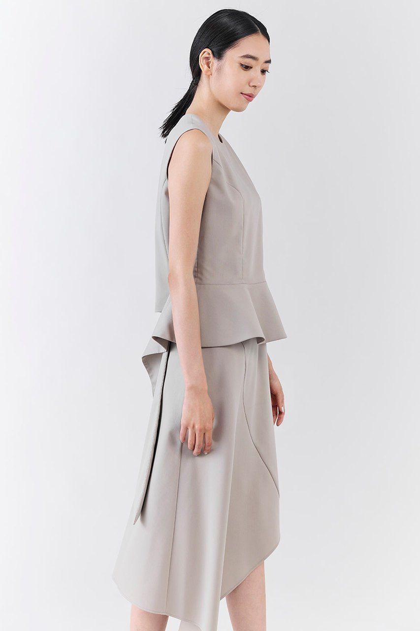 【エステータ/esteta】のライトダブルクロス バックリボン ペプラムトップス 人気、トレンドファッション・服の通販 founy(ファニー) 　ファッション　Fashion　レディースファッション　Fashion for Women　トップス・カットソー　Cut & Sew Tops　キャミソール&ノースリーブ　Camisoles & Sleeveless Tops　シャツ・ブラウス・オフィスカジュアル　Elegant Blouses & Button-Ups　コンパクト　Compact, Small Size　スラックス　Slacks, Dress Pants　ダウン　Down, Puffer　デニム　Denim, Jeans Material　ドレープ　Drape, Draping Fabric　ノースリーブ　Sleeveless, No-Sleeve　ペプラム　Peplum, Flared Hem　リボン　Ribbon, Bow　other-6|ID: prp329100004686418 ipo3291000000035512359