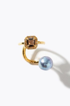 【アルティーダ ウード/ARTIDA OUD】 【9/18 0:00販売開始】elafonisi スモーキークォーツ アコヤパール パヴェダイヤモンド オービット イヤーカフ(片耳用)人気、トレンドファッション・服の通販 founy(ファニー) ファッション Fashion レディースファッション Fashion for Women ジュエリー Jewelry ファッションリング Fashion Rings イヤリング・フープ・ドロップタイプ Hoop, Drop & Clip Earrings イヤリング Earrings イヤーカフ Ear Cuffs 新作・新入荷 New Arrivals / New In 片耳 One-Ear, Single Earring |ID:prp329100004687892