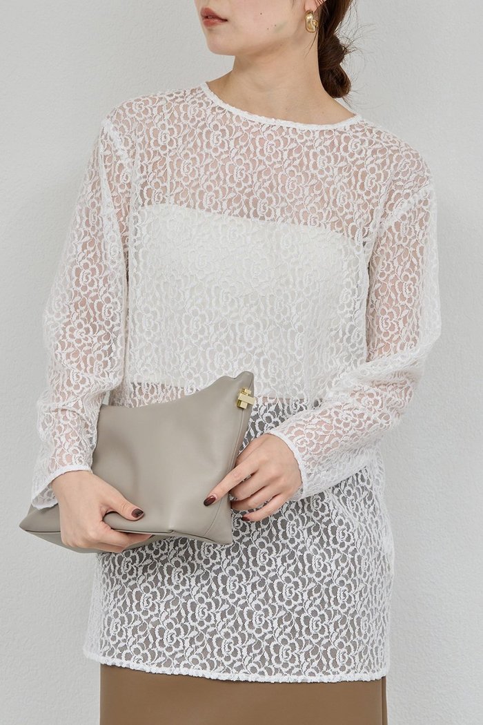 【ガリャルダガランテ/GALLARDAGALANTE】の【25th記念アイテム】レースロングプルオーバー インテリア・キッズ・メンズ・レディースファッション・服の通販 founy(ファニー) https://founy.com/ ファッション Fashion レディースファッション Fashion for Women トップス・カットソー Cut & Sew Tops シャツ・ブラウス・オフィスカジュアル Elegant Blouses & Button-Ups カジュアルプルオーバー・ニットトップス Pullovers & Knit Tops / Casual Pullovers コレクション Collection, Seasonal Line シンプル Simple, Minimal スリーブ Sleeve, Long Sleeve / Short Sleeve チュニック Tunic, Long Top デニム Denim, Jeans Material フェミニン Feminine, Girly レース Lace, Lace Fabric ロング Long, Long-Length エレガント 上品 Elegant |ID: prp329100004687901 ipo3291000000035677451