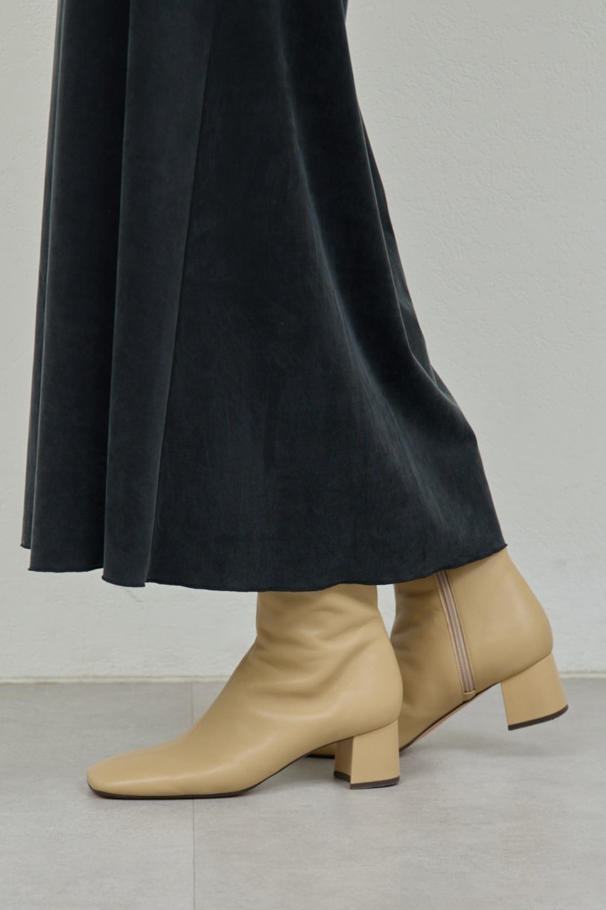 【ガリャルダガランテ/GALLARDAGALANTE】の【2.718】スクエアショートブーツ インテリア・キッズ・メンズ・レディースファッション・服の通販 founy(ファニー) 　ファッション　Fashion　レディースファッション　Fashion for Women　サイドジップ　Side Zip, Side Zipper　ショート　Short, Short Length　ハンド　Hand, Handmade　ベーシック　Basic, Essential　ボトム　Bottoms, Lower Wear　A/W・秋冬　Autumn/Winter　ベージュ|ID: prp329100004687913 ipo3291000000036101960