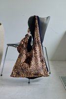 【ガリャルダガランテ/GALLARDAGALANTE】のベロアノットショルダー 人気、トレンドファッション・服の通販 founy(ファニー) ファッション Fashion レディースファッション Fashion for Women トップス・カットソー Cut & Sew Tops ベロアトップス Velour Tops / Velvet-Look Items バッグ Bags ベロア Velour, Soft Velvet エレガント 上品 Elegant 新作・新入荷 New Arrivals / New In A/W・秋冬 Autumn/Winter |ID:prp329100004687916