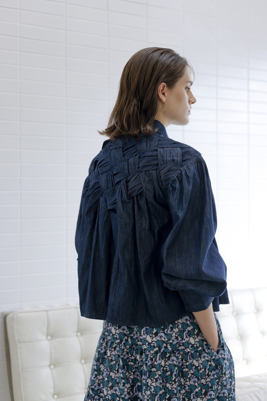 【マーレット/MERLETTE】のGEORGICA クロップドデニムボタンダウンシャツ 人気、トレンドファッション・服の通販 founy(ファニー) 　ファッション　Fashion　レディースファッション　Fashion for Women　トップス・カットソー　Cut & Sew Tops　シャツ・ブラウス・オフィスカジュアル　Elegant Blouses & Button-Ups　クロップド　Cropped, Short Length　ショルダー　Shoulder, Shoulder Strap　スリーブ　Sleeve, Long Sleeve / Short Sleeve　ダウン　Down, Puffer　デニム　Denim, Jeans Material　ドロップ　Drop Shoulder, Dropped Style　バランス　Balance, Style Balance　ロング　Long, Long-Length　エレガント 上品　Elegant　羽織　Haori, Light Jacket　other-8|ID: prp329100004687924 ipo3291000000035381127