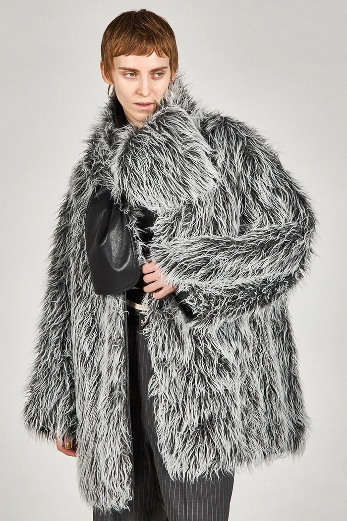 【プランク プロジェクト/PRANK PROJECT】のリバーシブルファーコート / Reversible Fur Coat インテリア・キッズ・メンズ・レディースファッション・服の通販 founy(ファニー) https://founy.com/ ファッション Fashion レディースファッション Fashion for Women アウター Coat / Outerwear Collection コート・ロングコート・ピーコート Long Coats, Peacoats & More ウェーブ Wavy Pattern カーディガン Cardigan, Knitwear フェイクレザー Faux Leather, PU Leather マフラー Scarf, Muffler リバーシブル Reversible, Two-Sided ロング Long, Long-Length 新作・新入荷 New Arrivals / New In |ID: prp329100004687940 ipo3291000000033852784