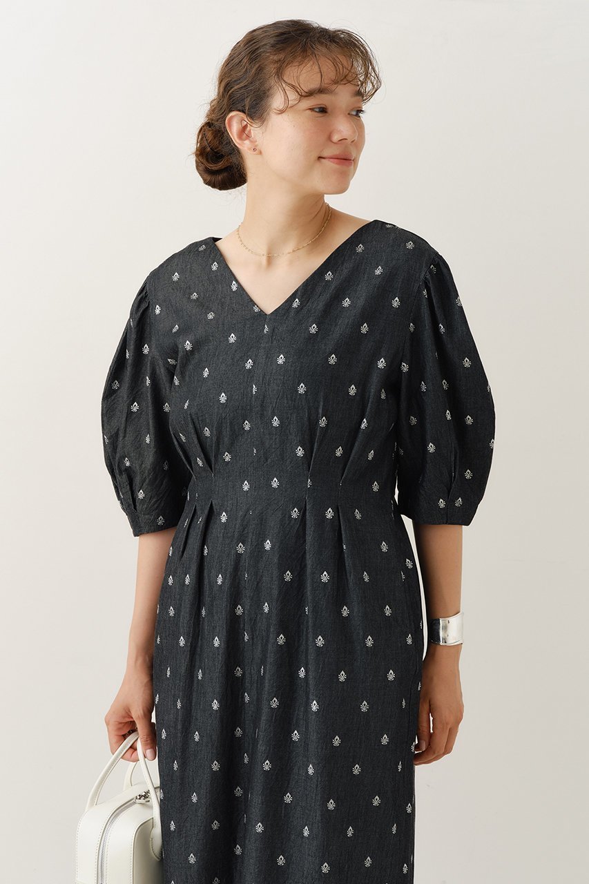 【ヌキテパ/NE QUITTEZ PAS】のDENIM FOIL PRINTハーフ スリーブ ドレス 人気、トレンドファッション・服の通販 founy(ファニー) 　ファッション　Fashion　レディースファッション　Fashion for Women　ワンピース　Dresses　フォーマル・パーティードレス・結婚式用ドレス　Elegant & Casual Dresses　チュニック　Tunic Tops & Dresses　シャンブレー　Chambray, Denim-Like Fabric　シルバー　Silver, Metallic Silver　スリーブ　Sleeve, Long Sleeve / Short Sleeve　チュニック　Tunic, Long Top　デコルテ　Décolleté, Neckline　デニム　Denim, Jeans Material　ドレス　Dress, One-Piece　ハーフ　Half, Half-Length　プリント　Print, Printed Pattern　ロング　Long, Long-Length　エレガント 上品　Elegant　other-6|ID: prp329100004689287 ipo3291000000036128609