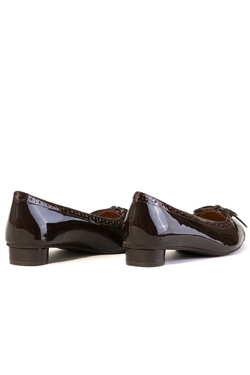 【ダニエラ アンド ジェマ/Daniella & GEMMA】のパンチングポインテッドパンプス 人気、トレンドファッション・服の通販 founy(ファニー) 　ファッション　Fashion　レディースファッション　Fashion for Women　エナメル　Patent Leather　クッション　Cushion, Throw Pillow　シンプル　Simple, Minimal　タイツ　Tights, Legwear　トレンド　Trend, Trending Now　フェミニン　Feminine, Girly　other-4|ID: prp329100004689320 ipo3291000000035402769