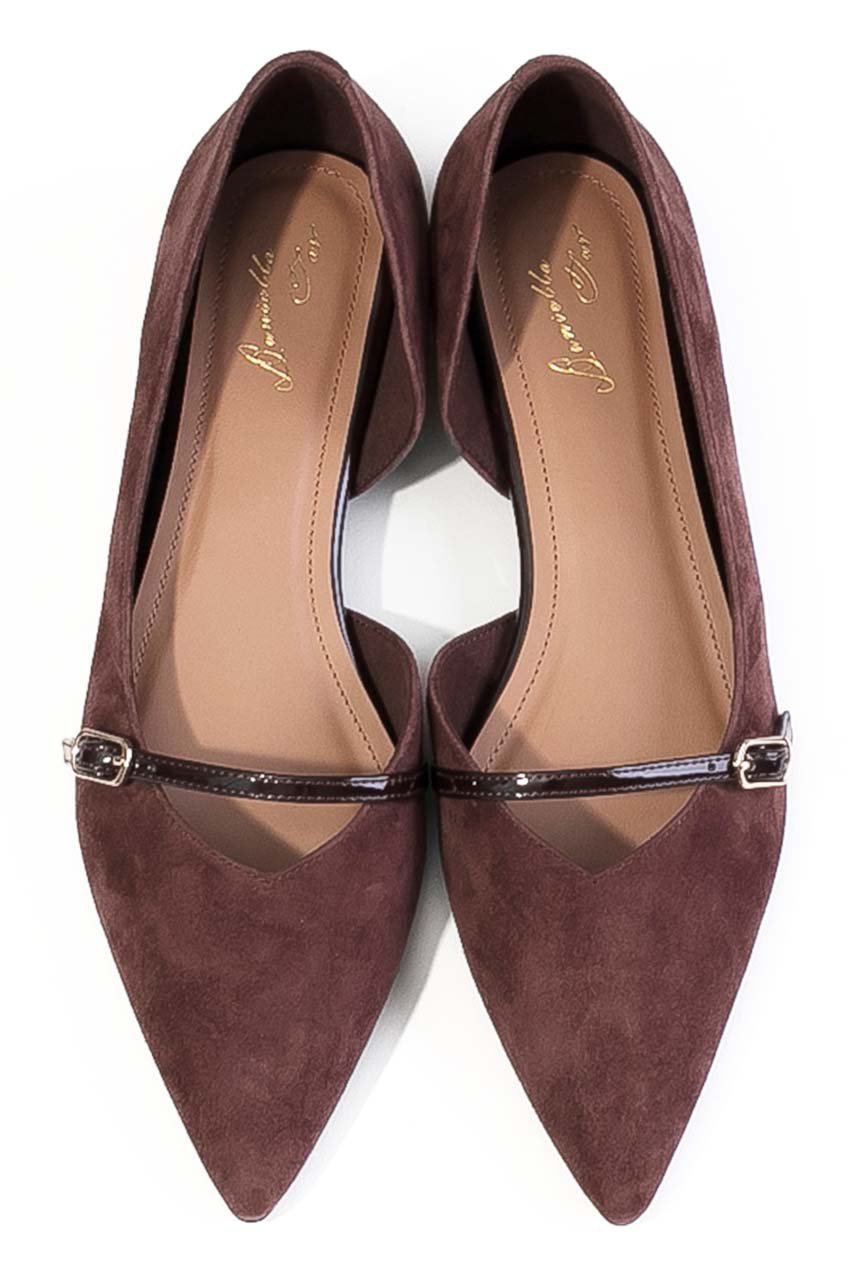 【ダニエラ アンド ジェマ/Daniella & GEMMA】のベルトポインテッドフラットパンプス インテリア・キッズ・メンズ・レディースファッション・服の通販 founy(ファニー) ファッション Fashion レディースファッション Fashion for Women ベルト&ウエストマーク Belts & Waist Accessories おすすめ Recommended / Our Picks クッション Cushion, Throw Pillow セパレート Separate, Two-Piece フィット Fit, Slim Fit フラット Flat, Flat Shoes エレガント 上品 Elegant ダークブラウンスエード|ID: prp329100004689323 ipo3291000000035402779