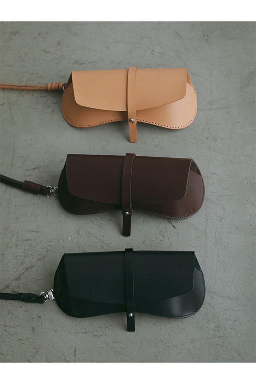 【エトレトウキョウ/ETRE TOKYO】のタンドレザーサングラスケース 人気、トレンドファッション・服の通販 founy(ファニー) 　ファッション　Fashion　レディースファッション　Fashion for Women　サングラス&メガネ　Sunglasses & Eyewear　レイングッズ・傘・晴雨兼用傘　Umbrellas & Rain Gear　カットソー　Cut and Sewn Top　サングラス　Sunglasses, Shades　シンプル　Simple, Minimal　ハンカチ　Handkerchief, Hanky　バランス　Balance, Style Balance　フォルム　Silhouette, Form　ラップ　Wrap, Wrap Design　傘　Umbrella, Parasol　定番　Standard, Basic Item　新作・新入荷　New Arrivals / New In　時計　Watch, Wristwatch　other-5|ID: prp329100004689439 ipo3291000000033867621
