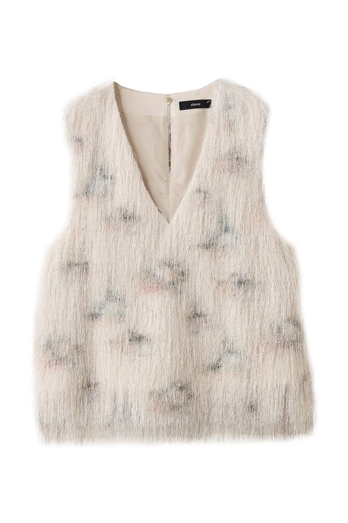 【エブール/ebure】のフラワープリントフェザー 深Vネックブラウス インテリア・キッズ・メンズ・レディースファッション・服の通販 founy(ファニー) https://founy.com/ ファッション Fashion レディースファッション Fashion for Women トップス・カットソー Cut & Sew Tops キャミソール&ノースリーブ Camisoles & Sleeveless Tops シャツ・ブラウス・オフィスカジュアル Elegant Blouses & Button-Ups Vネックトップス V-Neck Tops / V-Cut Neckline Shirts 花柄・フラワープリント・モチーフ Floral Prints & Motifs / Flower Pattern Tops おすすめ Recommended / Our Picks カットソー Cut and Sewn Top ジャケット Jacket, Outerwear スリット Slit, Slit Detail ノースリーブ Sleeveless, No-Sleeve フェザー Feather, Feather Detail プリント Print, Printed Pattern マニッシュ Mannish, Boyish |ID: prp329100004689481 ipo3291000000033867966