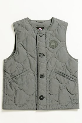【カナダグース/CANADA GOOSE】の【UNISEX】【日本限定】1075UJ Mclean Vest マクリーン ベスト 人気、トレンドファッション・服の通販 founy(ファニー) ファッション Fashion レディースファッション Fashion for Women アウター Coat / Outerwear Collection トップス・カットソー Cut & Sew Tops ベスト&ジレ / 重ね着スタイル Vests & Gilets スポーツウェア Functional & Stylish Sportswear スポーツ アウター Sports Outerwear / Running Jacket / Windbreaker ユニセックス Unisex, Genderless キルティング Quilted, Quilting クラシック Classic, Timeless Style スポーツ Sports, Activewear センター Center, Center Line フロント Front, Front Design ベスト Vest, Waistcoat リップ Lip, Lip Motif |ID:prp329100004689493