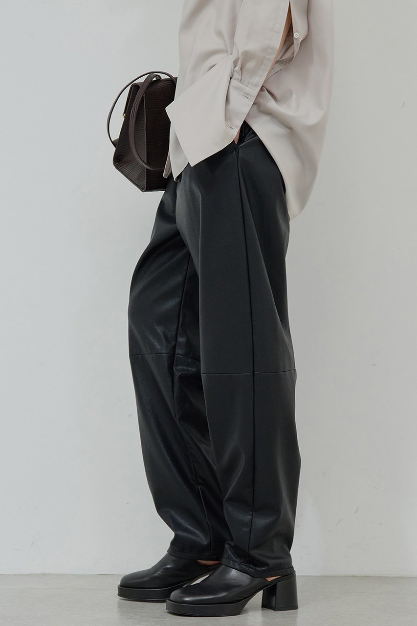 【ガリャルダガランテ/GALLARDAGALANTE】のフェイクレザーカーブパンツ 人気、トレンドファッション・服の通販 founy(ファニー) 　ファッション　Fashion　レディースファッション　Fashion for Women　パンツ　Pants & Trousers　フェイクレザー　Faux Leather, PU Leather　ベーシック　Basic, Essential　新作・新入荷　New Arrivals / New In　A/W・秋冬　Autumn/Winter　other-6|ID: prp329100004691479 ipo3291000000033878509