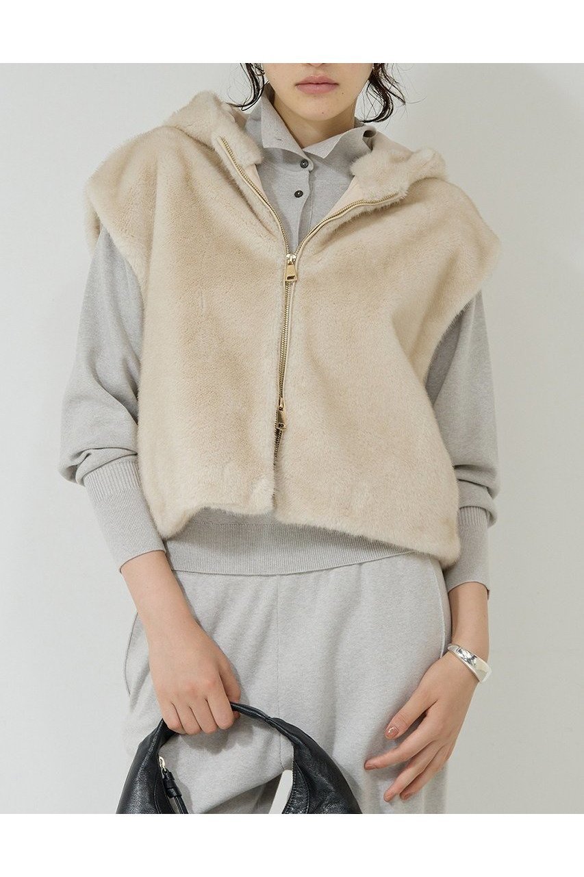 【ガリャルダガランテ/GALLARDAGALANTE】のフーディーベスト 人気、トレンドファッション・服の通販 founy(ファニー) 　ファッション　Fashion　レディースファッション　Fashion for Women　アウター　Coat / Outerwear Collection　レディースジャケット・軽アウター　Jackets　なめらか　Smooth, Silky Texture　クロップド　Cropped, Short Length　ジャケット　Jacket, Outerwear　デニム　Denim, Jeans Material　バランス　Balance, Style Balance　フェイクファー　Faux Fur, Imitation Fur　ベスト　Vest, Waistcoat　新作・新入荷　New Arrivals / New In　 other-1|ID: prp329100004691481 ipo3291000000033878522
