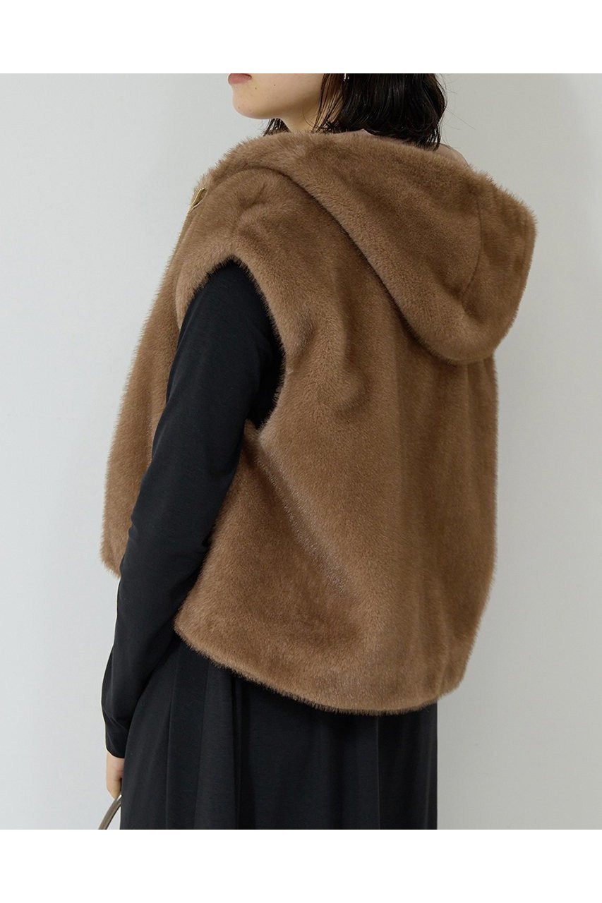 【ガリャルダガランテ/GALLARDAGALANTE】のフーディーベスト 人気、トレンドファッション・服の通販 founy(ファニー) 　ファッション　Fashion　レディースファッション　Fashion for Women　アウター　Coat / Outerwear Collection　レディースジャケット・軽アウター　Jackets　なめらか　Smooth, Silky Texture　クロップド　Cropped, Short Length　ジャケット　Jacket, Outerwear　デニム　Denim, Jeans Material　バランス　Balance, Style Balance　フェイクファー　Faux Fur, Imitation Fur　ベスト　Vest, Waistcoat　新作・新入荷　New Arrivals / New In　other-5|ID: prp329100004691481 ipo3291000000033878528
