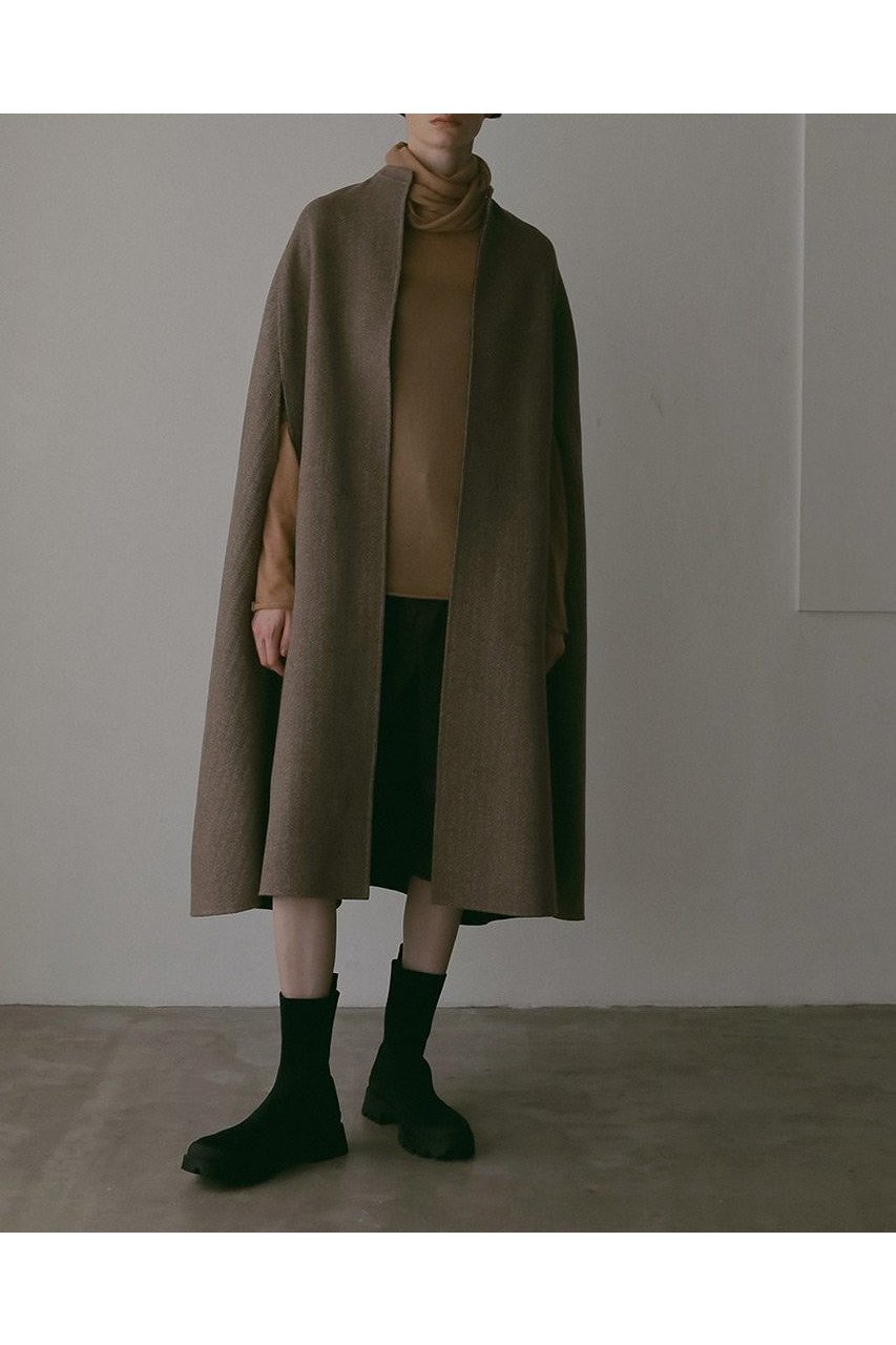 【ハー/HER.】の【9/18 12:00販売開始】へリンボンリバーケープ 人気、トレンドファッション・服の通販 founy(ファニー) 　ファッション　Fashion　レディースファッション　Fashion for Women　アウター　Coat / Outerwear Collection　コート・ロングコート・ピーコート　Long Coats, Peacoats & More　エレガント 上品　Elegant　ショート　Short, Short Length　ドレープ　Drape, Draping Fabric　新作・新入荷　New Arrivals / New In　無地　Plain, Solid Color　other-7|ID: prp329100004695407 ipo3291000000033905908