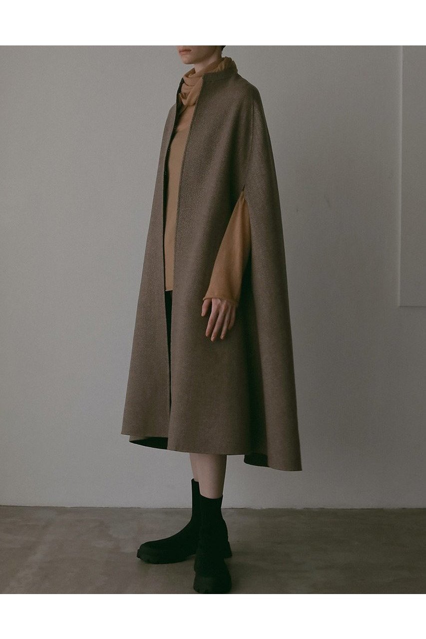 【ハー/HER.】の【9/18 12:00販売開始】へリンボンリバーケープ 人気、トレンドファッション・服の通販 founy(ファニー) 　ファッション　Fashion　レディースファッション　Fashion for Women　アウター　Coat / Outerwear Collection　コート・ロングコート・ピーコート　Long Coats, Peacoats & More　エレガント 上品　Elegant　ショート　Short, Short Length　ドレープ　Drape, Draping Fabric　新作・新入荷　New Arrivals / New In　無地　Plain, Solid Color　other-8|ID: prp329100004695407 ipo3291000000033905909