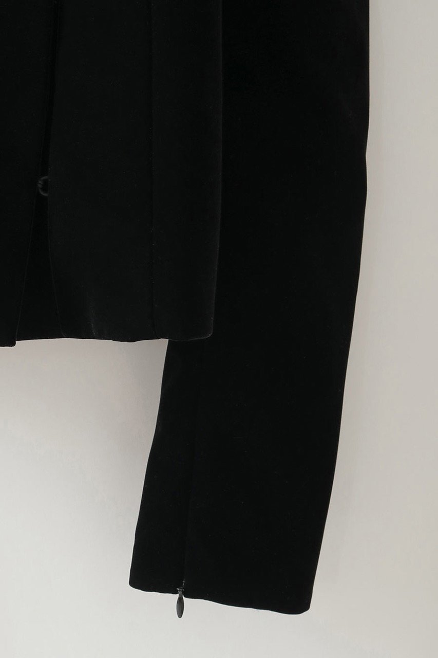 【ハー/HER.】の【9/18 12:00販売開始】ベロアパワーショルダー 人気、トレンドファッション・服の通販 founy(ファニー) 　ファッション　Fashion　レディースファッション　Fashion for Women　トップス・カットソー　Cut & Sew Tops　シャツ・ブラウス・オフィスカジュアル　Elegant Blouses & Button-Ups　ロングTシャツ・Tシャツ　Longline T-Shirts & Tees　カットソー・ベーシックTシャツ　Cut-and-Sewn Tops / Stretch Tees & Basics　ベロアトップス　Velour Tops / Velvet-Look Items　おすすめ　Recommended / Our Picks　コンパクト　Compact, Small Size　ショルダー　Shoulder, Shoulder Strap　ジャケット　Jacket, Outerwear　スリーブ　Sleeve, Long Sleeve / Short Sleeve　デニム　Denim, Jeans Material　ベロア　Velour, Soft Velvet　ボトム　Bottoms, Lower Wear　ロング　Long, Long-Length　新作・新入荷　New Arrivals / New In　other-4|ID: prp329100004695411 ipo3291000000033905943
