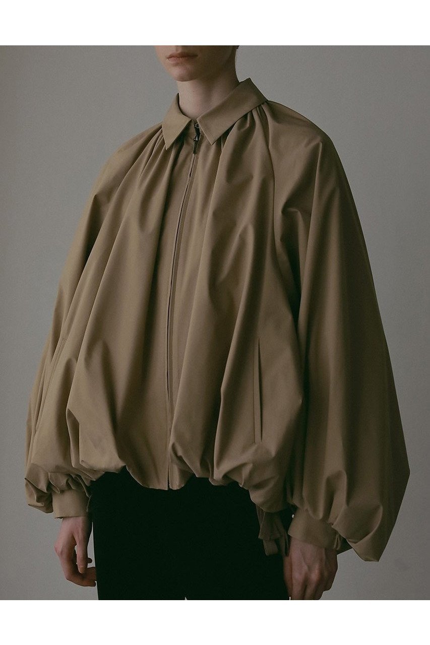 【ハー/HER.】の【9/18 12:00販売開始】ギャザーバルーンブルゾン 人気、トレンドファッション・服の通販 founy(ファニー) 　ファッション　Fashion　レディースファッション　Fashion for Women　アウター　Coat / Outerwear Collection　レディースジャケット・軽アウター　Jackets　ブルゾンジャケット・スポーティアウター　Blouson Jackets　おすすめ　Recommended / Our Picks　ジャケット　Jacket, Outerwear　スリーブ　Sleeve, Long Sleeve / Short Sleeve　バルーン　Balloon, Balloon Silhouette　ブルゾン　Blouson, Bomber Jacket　新作・新入荷　New Arrivals / New In　other-8|ID: prp329100004695413 ipo3291000000033905967