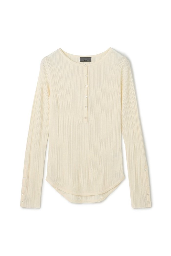 【アンクレイヴ/uncrave】のハイゲージニット ヘンリーネックトップス インテリア・キッズ・メンズ・レディースファッション・服の通販 founy(ファニー) https://founy.com/ ファッション Fashion レディースファッション Fashion for Women トップス・カットソー Cut & Sew Tops ニット Knit Tops & Sweaters カジュアルプルオーバー・ニットトップス Pullovers & Knit Tops / Casual Pullovers おすすめ Recommended / Our Picks シルク Silk, 100% Silk スリット Slit, Slit Detail フィット Fit, Slim Fit フレア Flare, Flared |ID: prp329100004696709 ipo3291000000033917050