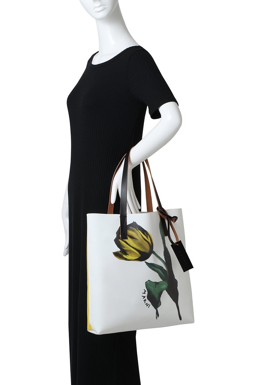 【マルニ/MARNI】のTRIBECA チューリッププリントショッピングバッグ 人気、トレンドファッション・服の通販 founy(ファニー) 　ファッション　Fashion　レディースファッション　Fashion for Women　バッグ　Bags　コーティング　Coating, Coated Finish　スクエア　Square, Square Shape　チューリップ　Tube, Tube Top　フォルム　Silhouette, Form　ロンドン　London Style, British Inspired　新作・新入荷　New Arrivals / New In　ビジネス 仕事 通勤　Business / Work / Commuting　other-2|ID: prp329100004696714 ipo3291000000033917092