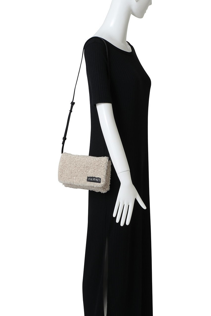 【マルニ/MARNI】のMARNI MENDING ムートンポシェット 人気、トレンドファッション・服の通販 founy(ファニー) 　ファッション　Fashion　レディースファッション　Fashion for Women　ユニセックス　Unisex, Genderless　コンパクト　Compact, Small Size　ショルダー　Shoulder, Shoulder Strap　スクエア　Square, Square Shape　フォルム　Silhouette, Form　ポシェット　Pochette, Mini Bag　モコモコ　Fuzzy, Fluffy　ロング　Long, Long-Length　新作・新入荷　New Arrivals / New In　A/W・秋冬　Autumn/Winter　other-2|ID: prp329100004696736 ipo3291000000033917233