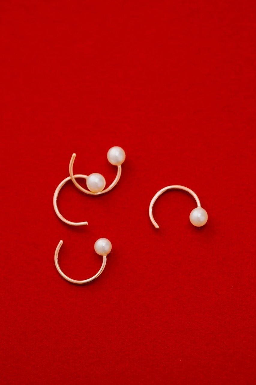【カオル/KAORU】のPearl ゴールド フープピアス(片耳用) 人気、トレンドファッション・服の通販 founy(ファニー) 　ファッション　Fashion　レディースファッション　Fashion for Women　ジュエリー　Jewelry　ファッションリング　Fashion Rings　イヤリング・フープ・ドロップタイプ　Hoop, Drop & Clip Earrings　おすすめ　Recommended / Our Picks　イヤリング　Earrings　シンプル　Simple, Minimal　パール　Pearl, Pearl Accent　フープ　Hoop, Hoop Earrings　片耳　One-Ear, Single Earring　other-6|ID: prp329100004699895 ipo3291000000035743436
