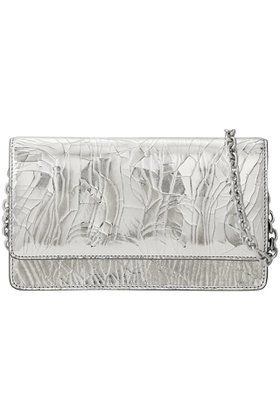 【メゾン マルジェラ/MAISON MARGIELA】 【UNISEX】4ステッチ チェーンウォレット人気、トレンドファッション・服の通販 founy(ファニー) ファッション Fashion レディースファッション Fashion for Women ミニ財布・二つ折り財布 Wallets & Card Cases ユニセックス Unisex, Genderless コンパクト Compact, Small Size シルバー Silver, Metallic Silver チェーン Chain, Chain Strap パーティ Party, Party Style リュクス Luxury, Elegant, High-End, Chic 財布 Wallet, Purse |ID:prp329100004699937