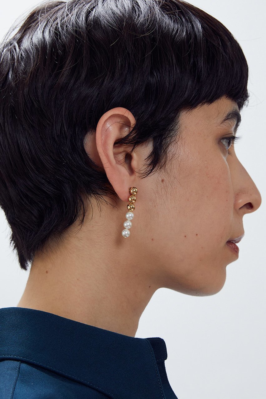 【プルミエ アロンディスモン/1er Arrondissement】の【Bijou R.I】メタリック×パールピアス(両耳) 人気、トレンドファッション・服の通販 founy(ファニー) ファッション Fashion レディースファッション Fashion for Women ジュエリー Jewelry ファッションリング Fashion Rings イヤリング・フープ・ドロップタイプ Hoop, Drop & Clip Earrings イヤリング Earrings オケージョン Occasion Wear パーティ Party, Party Style パール Pearl, Pearl Accent メタリック Metallic, Shiny Finish モチーフ Motif, Design Theme リュクス Luxury, Elegant, High-End, Chic other-5|ID: prp329100004703244 ipo3291000000034168238