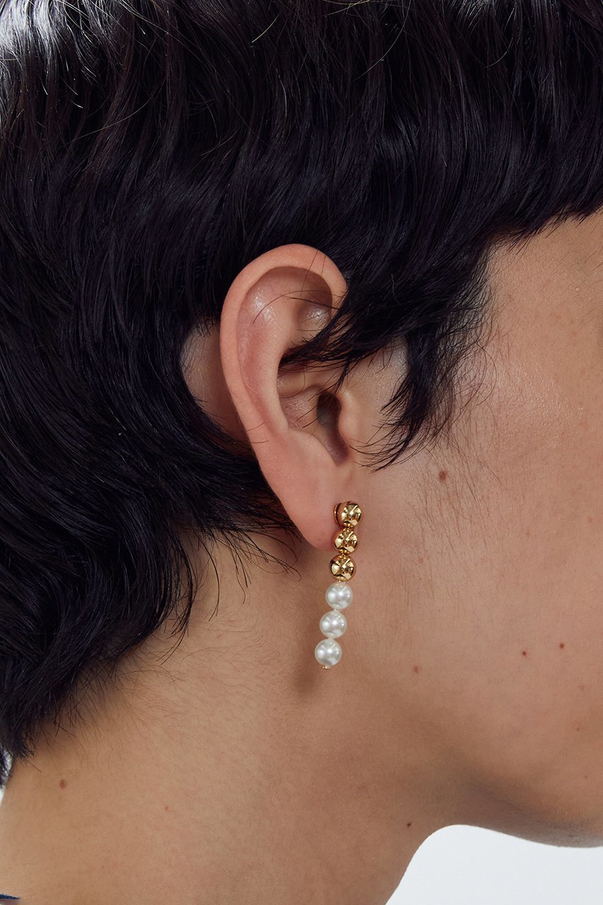 【プルミエ アロンディスモン/1er Arrondissement】の【Bijou R.I】メタリック×パールピアス(両耳) 人気、トレンドファッション・服の通販 founy(ファニー) ファッション Fashion レディースファッション Fashion for Women ジュエリー Jewelry ファッションリング Fashion Rings イヤリング・フープ・ドロップタイプ Hoop, Drop & Clip Earrings イヤリング Earrings オケージョン Occasion Wear パーティ Party, Party Style パール Pearl, Pearl Accent メタリック Metallic, Shiny Finish モチーフ Motif, Design Theme リュクス Luxury, Elegant, High-End, Chic other-8|ID: prp329100004703244 ipo3291000000034168243