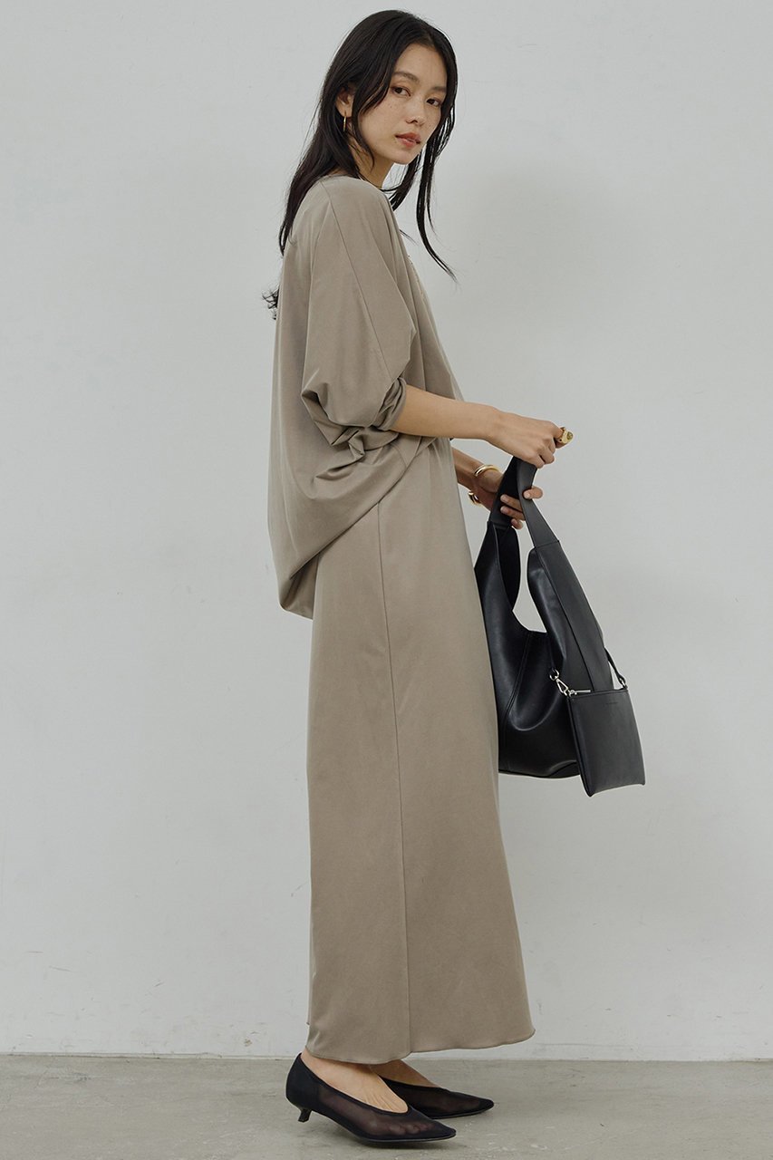 【ガリャルダガランテ/GALLARDAGALANTE】の【セットアップ対応】キュプラジャージードルマンプルオーバー 人気、トレンドファッション・服の通販 founy(ファニー) 　ファッション　Fashion　レディースファッション　Fashion for Women　トップス・カットソー　Cut & Sew Tops　シャツ・ブラウス・オフィスカジュアル　Elegant Blouses & Button-Ups　ロングTシャツ・Tシャツ　Longline T-Shirts & Tees　カジュアルプルオーバー・ニットトップス　Pullovers & Knit Tops / Casual Pullovers　カットソー・ベーシックTシャツ　Cut-and-Sewn Tops / Stretch Tees & Basics　とろみ　Fluid, Flowy Fabric　キュプラ　Cupro, Eco Fabric　シンプル　Simple, Minimal　スラックス　Slacks, Dress Pants　スリーブ　Sleeve, Long Sleeve / Short Sleeve　セットアップ　Set-Up, Coordinated Outfit　デニム　Denim, Jeans Material　ロング　Long, Long-Length　エレガント 上品　Elegant　other-4|ID: prp329100004703256 ipo3291000000035638245