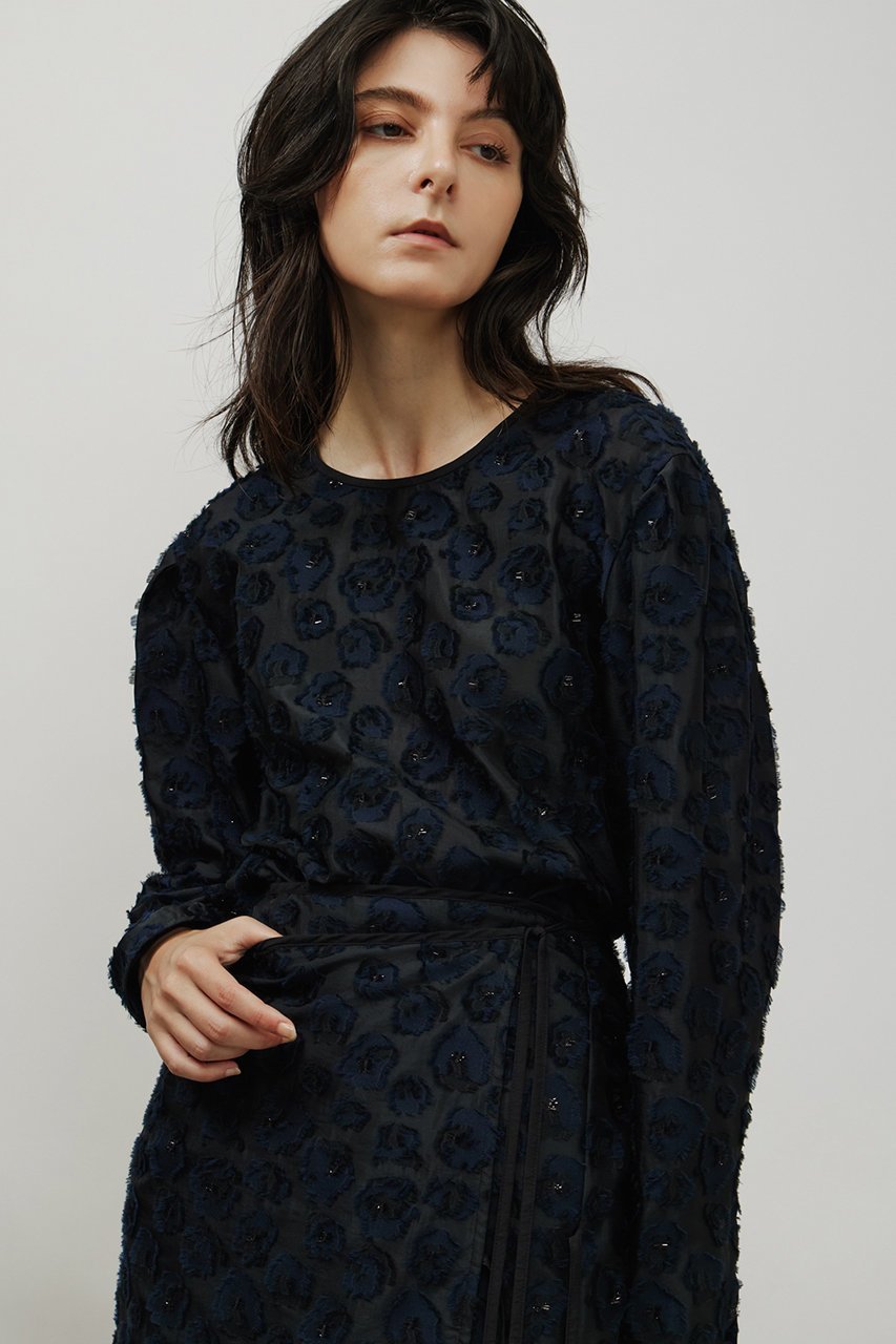 【デパリエ/DEPAREILLE】のラメフラワージャカードブラウス 人気、トレンドファッション・服の通販 founy(ファニー) 　ファッション　Fashion　レディースファッション　Fashion for Women　トップス・カットソー　Cut & Sew Tops　シャツ・ブラウス・オフィスカジュアル　Elegant Blouses & Button-Ups　おすすめ　Recommended / Our Picks　スリット　Slit, Slit Detail　スリーブ　Sleeve, Long Sleeve / Short Sleeve　セットアップ　Set-Up, Coordinated Outfit　パーティ　Party, Party Style　フラワー　Flower, Floral　ランダム　Random, Irregular　リボン　Ribbon, Bow　ロング　Long, Long-Length　再入荷　Restock / Back in Stock　other-8|ID: prp329100004703323 ipo3291000000035678011