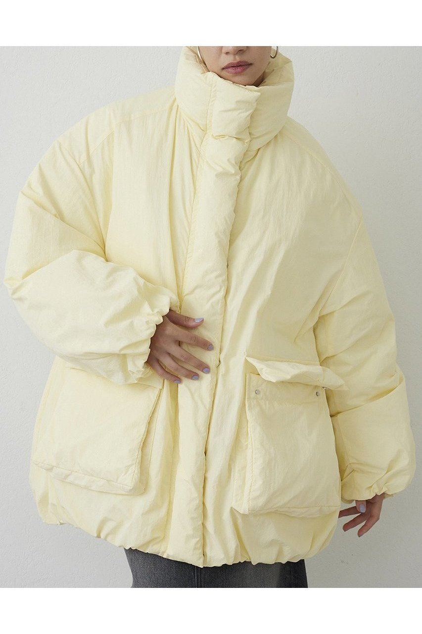 【ウィムガゼット/Whim Gazette】の【THE PAUSE】ミドルダウンコート 人気、トレンドファッション・服の通販 founy(ファニー) 　ファッション　Fashion　レディースファッション　Fashion for Women　アウター　Coat / Outerwear Collection　コート・ロングコート・ピーコート　Long Coats, Peacoats & More　ダウンジャケット・軽量ダウン　Warm & Lightweight Down Jackets　イエロー　Yellow　ショルダー　Shoulder, Shoulder Strap　スタンド　Stand Collar, Upright Stand　ダウン　Down, Puffer　トレンド　Trend, Trending Now　ドロップ　Drop Shoulder, Dropped Style　バランス　Balance, Style Balance　フォルム　Silhouette, Form　ボトム　Bottoms, Lower Wear　ミドル　Middle Length, Mid Height　エレガント 上品　Elegant　定番　Standard, Basic Item　新作・新入荷　New Arrivals / New In　防寒　Cold Protection, Winter-Ready　other-2|ID: prp329100004703573 ipo3291000000033965406