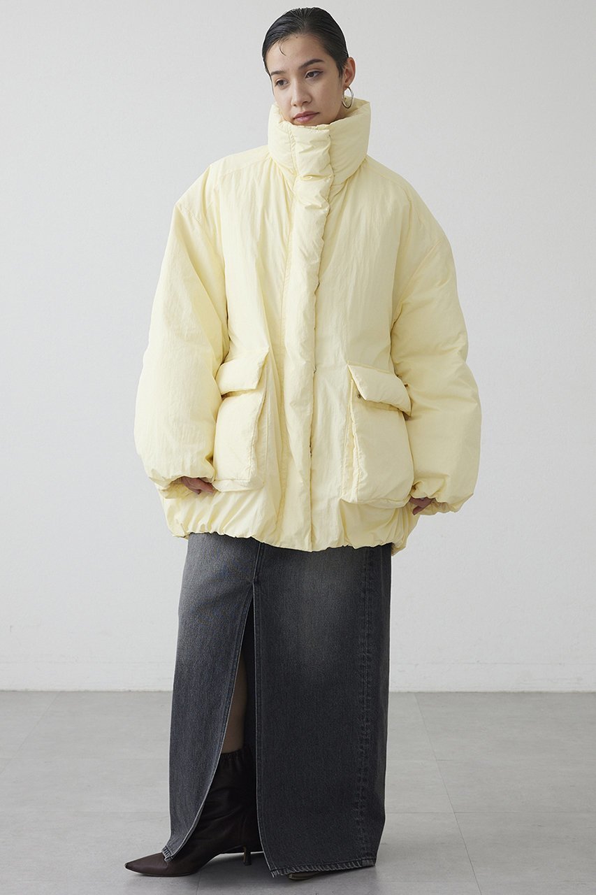 【ウィムガゼット/Whim Gazette】の【THE PAUSE】ミドルダウンコート 人気、トレンドファッション・服の通販 founy(ファニー) 　ファッション　Fashion　レディースファッション　Fashion for Women　アウター　Coat / Outerwear Collection　コート・ロングコート・ピーコート　Long Coats, Peacoats & More　ダウンジャケット・軽量ダウン　Warm & Lightweight Down Jackets　イエロー　Yellow　ショルダー　Shoulder, Shoulder Strap　スタンド　Stand Collar, Upright Stand　ダウン　Down, Puffer　トレンド　Trend, Trending Now　ドロップ　Drop Shoulder, Dropped Style　バランス　Balance, Style Balance　フォルム　Silhouette, Form　ボトム　Bottoms, Lower Wear　ミドル　Middle Length, Mid Height　エレガント 上品　Elegant　定番　Standard, Basic Item　新作・新入荷　New Arrivals / New In　防寒　Cold Protection, Winter-Ready　other-6|ID: prp329100004703573 ipo3291000000033965410