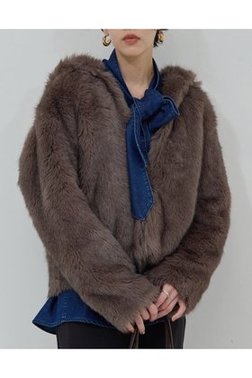 【ガリャルダガランテ/GALLARDAGALANTE】 フェイクファーフーディーブルゾン人気、トレンドファッション・服の通販 founy(ファニー) ファッション Fashion レディースファッション Fashion for Women アウター Coat / Outerwear Collection レディースジャケット・軽アウター Jackets ブルゾンジャケット・スポーティアウター Blouson Jackets エレガント 上品 Elegant ジャケット Jacket, Outerwear フェイクファー Faux Fur, Imitation Fur ブルゾン Blouson, Bomber Jacket ボトム Bottoms, Lower Wear ワンポイント One Point, Statement Accent 新作・新入荷 New Arrivals / New In |ID:prp329100004703580