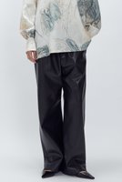 【プルミエ アロンディスモン/1er Arrondissement】のフェイクレザーパンツ 人気、トレンドファッション・服の通販 founy(ファニー) ファッション Fashion レディースファッション Fashion for Women パンツ Pants & Trousers ストレート Straight, Straight Cut スピンドル Spindle, Drawcord フェイクレザー Faux Leather, PU Leather リラックス Relax, Relaxed Fit 新作・新入荷 New Arrivals / New In |ID:prp329100004703590