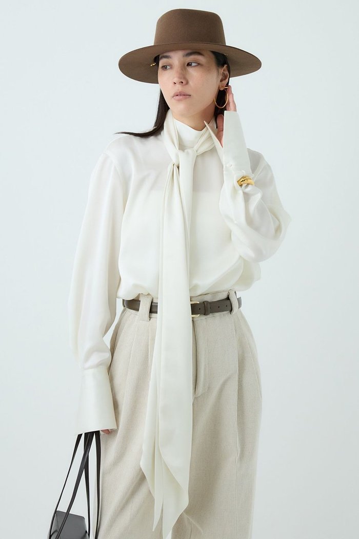 【カオス/Chaos】のイレーネブラウス インテリア・キッズ・メンズ・レディースファッション・服の通販 founy(ファニー) https://founy.com/ ファッション Fashion レディースファッション Fashion for Women トップス・カットソー Cut & Sew Tops シャツ・ブラウス・オフィスカジュアル Elegant Blouses & Button-Ups インナー Innerwear エレガント 上品 Elegant カフス Cuff Design クラシック Classic, Timeless Style サテン Satin, Glossy Fabric ショルダー Shoulder, Shoulder Strap シルク Silk, 100% Silk ジャケット Jacket, Outerwear スタンド Stand Collar, Upright Stand スリーブ Sleeve, Long Sleeve / Short Sleeve ドレス Dress, One-Piece ドレープ Drape, Draping Fabric ドロップ Drop Shoulder, Dropped Style マニッシュ Mannish, Boyish ロング Long, Long-Length |ID: prp329100004703598 ipo3291000000036085586