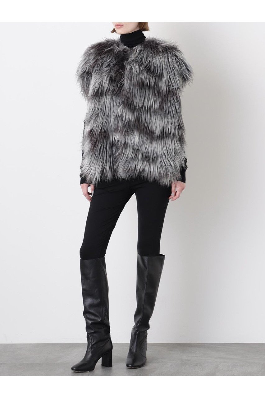 【ヒューエルミュージアム/hueLe Museum】の【STUMBLY】Gradation Dyed Fur Touch Gilet 人気、トレンドファッション・服の通販 founy(ファニー) 　ファッション　Fashion　レディースファッション　Fashion for Women　アウター　Coat / Outerwear Collection　レディースジャケット・軽アウター　Jackets　シンプル　Simple, Minimal　ジャカード／ジャガード　Jacquard, Woven Pattern　ジャケット　Jacket, Outerwear　フロント　Front, Front Design　ミックス　Mix, Mixed Style　リアル　Real, Realistic　エレガント 上品　Elegant　新作・新入荷　New Arrivals / New In　other-2|ID: prp329100004705624 ipo3291000000033983985