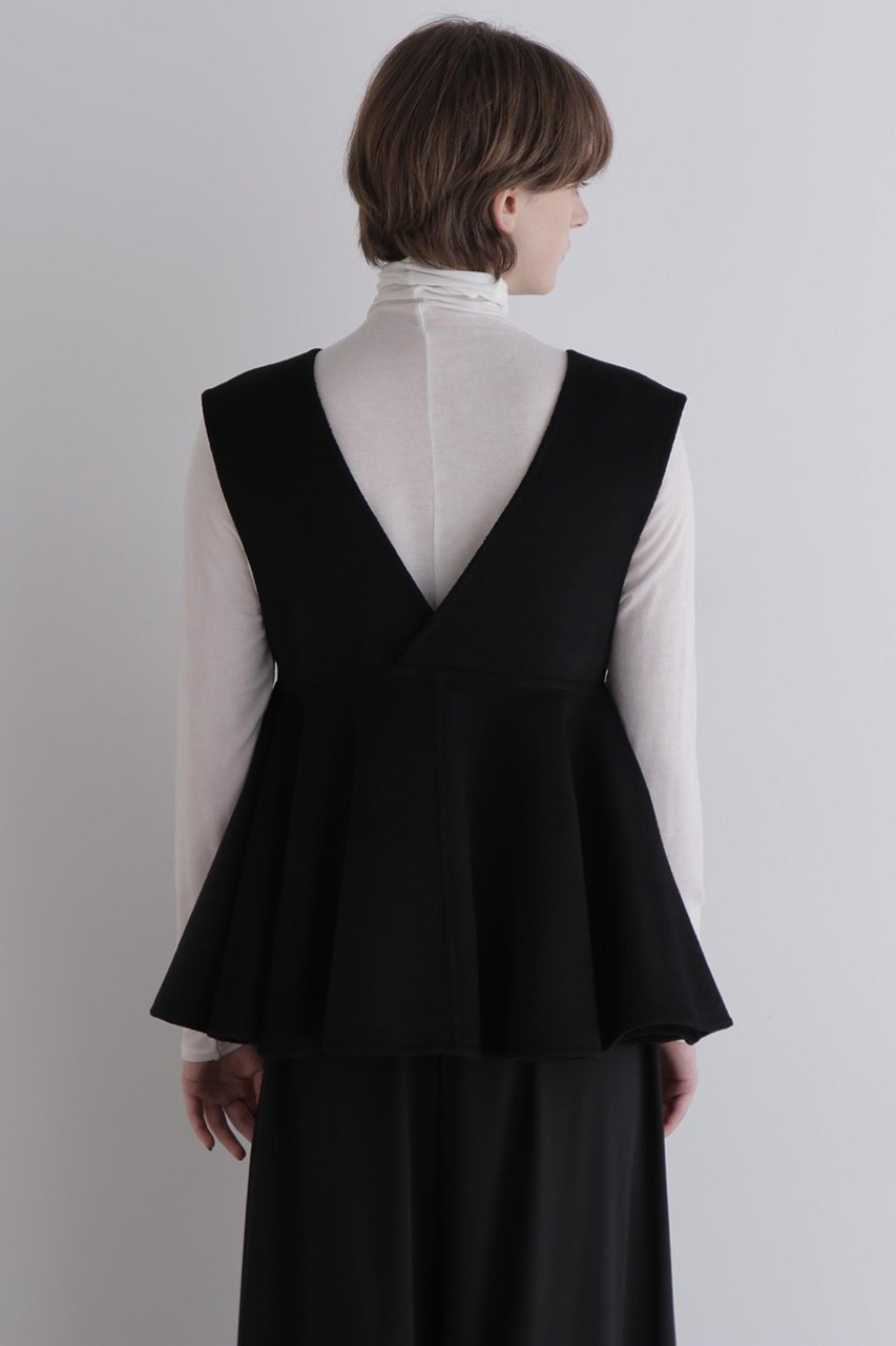 【ル フィル/LE PHIL】のピュアカシミアショートペプラムジレ 人気、トレンドファッション・服の通販 founy(ファニー) 　ファッション　Fashion　レディースファッション　Fashion for Women　アウター　Coat / Outerwear Collection　レディースジャケット・軽アウター　Jackets　カーディガン　Cardigan, Knitwear　ジャケット　Jacket, Outerwear　スタンダード　Standard, Basic　フレア　Flare, Flared　ラグジュアリー　Luxury, Elegant　リバーシブル　Reversible, Two-Sided　新作・新入荷　New Arrivals / New In　other-5|ID: prp329100004705633 ipo3291000000033984070