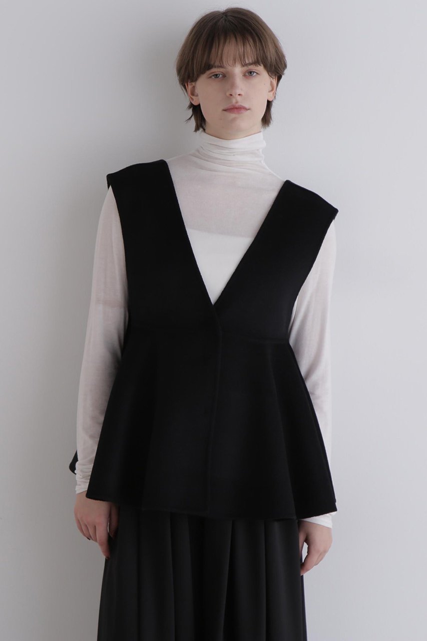 【ル フィル/LE PHIL】のピュアカシミアショートペプラムジレ 人気、トレンドファッション・服の通販 founy(ファニー) 　ファッション　Fashion　レディースファッション　Fashion for Women　アウター　Coat / Outerwear Collection　レディースジャケット・軽アウター　Jackets　カーディガン　Cardigan, Knitwear　ジャケット　Jacket, Outerwear　スタンダード　Standard, Basic　フレア　Flare, Flared　ラグジュアリー　Luxury, Elegant　リバーシブル　Reversible, Two-Sided　other-2|ID: prp329100004705633 ipo3291000000035665462