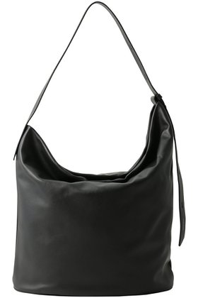 【ロリステッラ/LORISTELLA】 CARMEN アシンメトリーバケツショルダーバッグ人気、トレンドファッション・服の通販 founy(ファニー) ファッション Fashion レディースファッション Fashion for Women バッグ Bags アシンメトリー Asymmetrical Style スマート Smart, Elegant バケツ Bucket, Bucket Style フォルム Silhouette, Form エレガント 上品 Elegant 財布 Wallet, Purse |ID:prp329100004705663