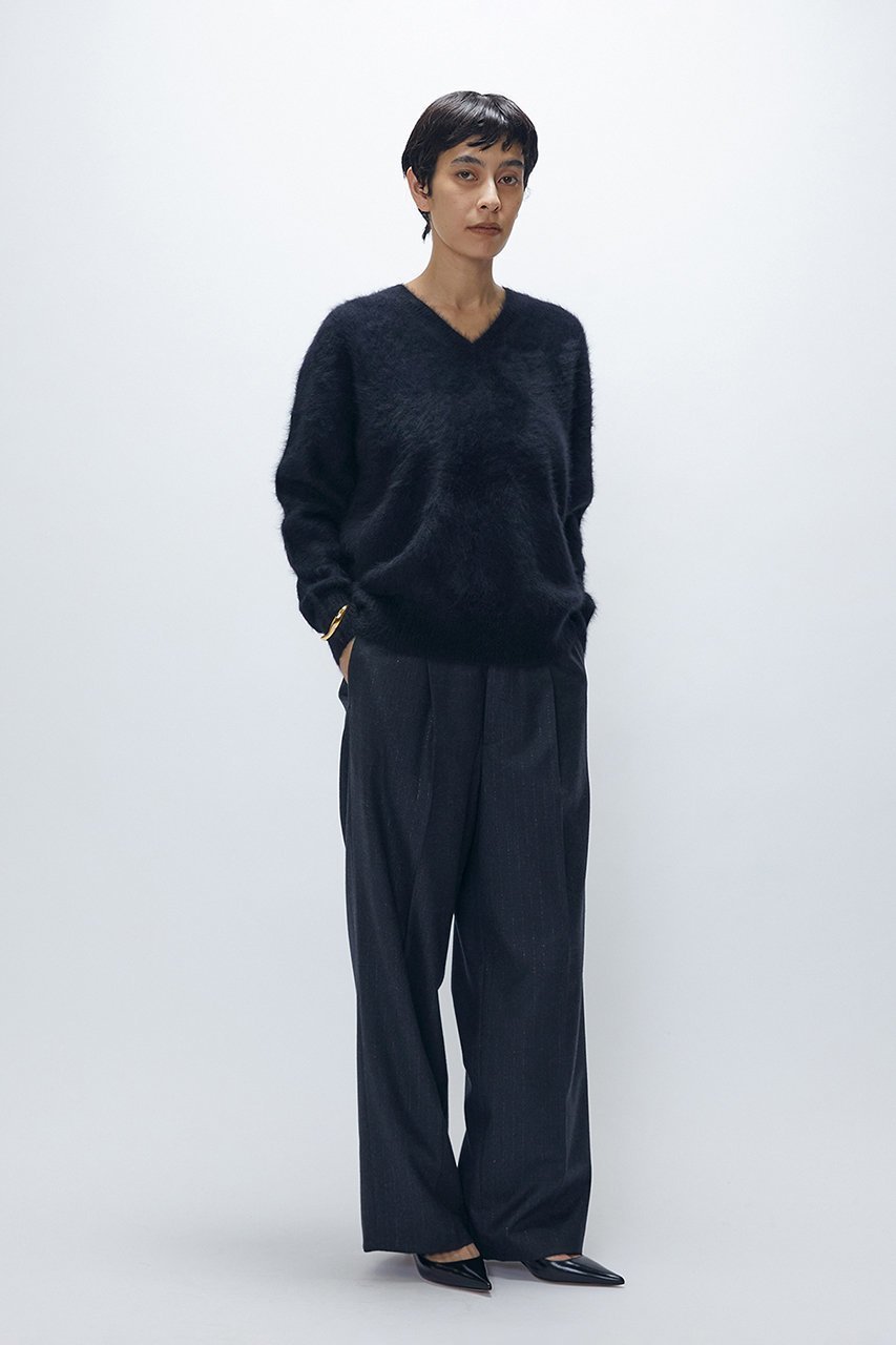 【プルミエ アロンディスモン/1er Arrondissement】のFOXカシミアVネックプルオーバー 人気、トレンドファッション・服の通販 founy(ファニー) 　ファッション　Fashion　レディースファッション　Fashion for Women　トップス・カットソー　Cut & Sew Tops　ニット　Knit Tops & Sweaters　カジュアルプルオーバー・ニットトップス　Pullovers & Knit Tops / Casual Pullovers　Vネックトップス　V-Neck Tops / V-Cut Neckline Shirts　2025年　2025　2025-2026秋冬・A/W　Autumn/Winter 2025–26 AW25–26　デコルテ　Décolleté, Neckline　フェミニン　Feminine, Girly　フォックス　Fox, Fox Fur　エレガント 上品　Elegant　別注　Limited Edition, Custom Order　other-4|ID: prp329100004705689 ipo3291000000034685318