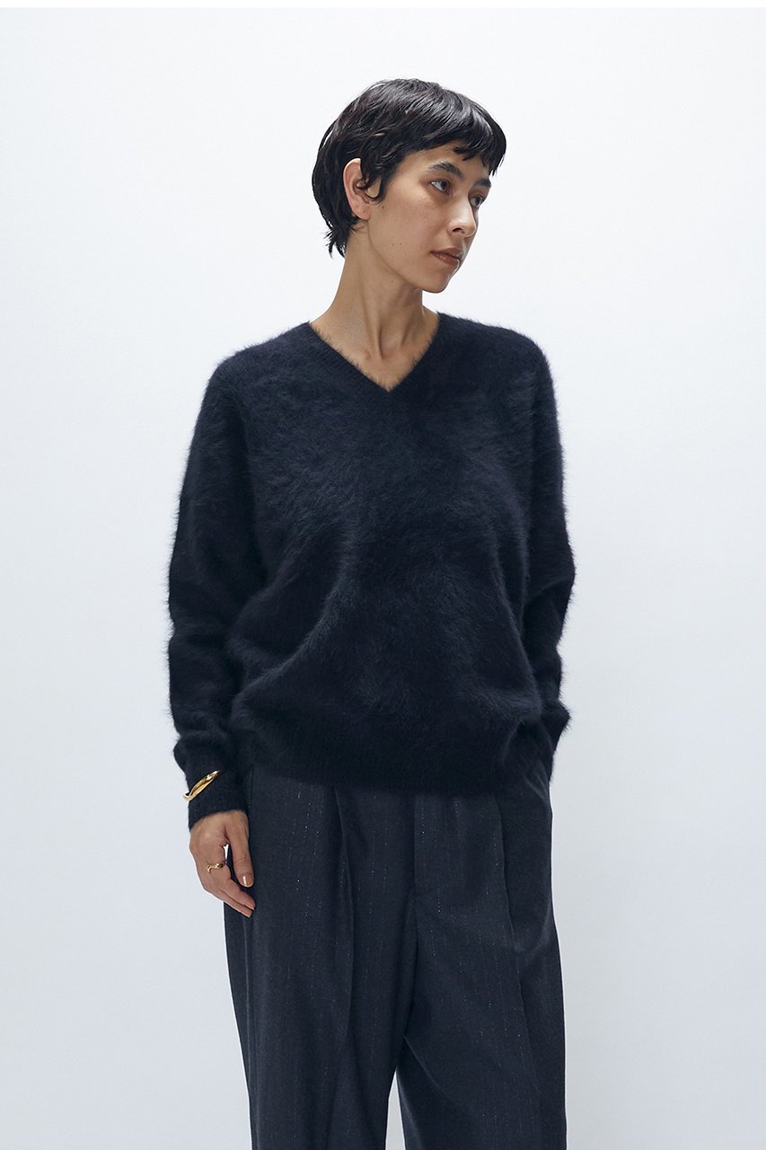 【プルミエ アロンディスモン/1er Arrondissement】のFOXカシミアVネックプルオーバー 人気、トレンドファッション・服の通販 founy(ファニー) 　ファッション　Fashion　レディースファッション　Fashion for Women　トップス・カットソー　Cut & Sew Tops　ニット　Knit Tops & Sweaters　カジュアルプルオーバー・ニットトップス　Pullovers & Knit Tops / Casual Pullovers　Vネックトップス　V-Neck Tops / V-Cut Neckline Shirts　2025年　2025　2025-2026秋冬・A/W　Autumn/Winter 2025–26 AW25–26　デコルテ　Décolleté, Neckline　フェミニン　Feminine, Girly　フォックス　Fox, Fox Fur　エレガント 上品　Elegant　別注　Limited Edition, Custom Order　other-7|ID: prp329100004705689 ipo3291000000035665753