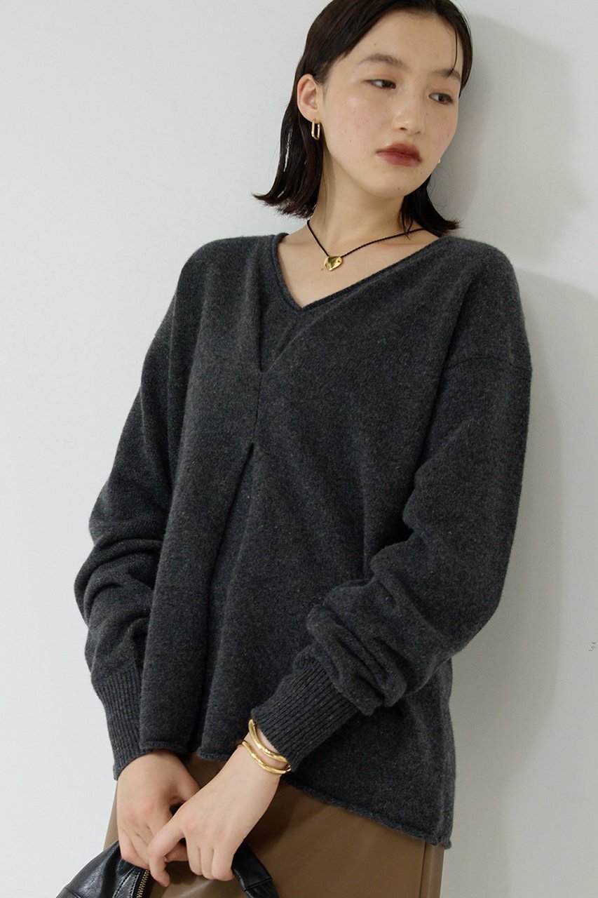 【ガリャルダガランテ/GALLARDAGALANTE】のウールカシミヤタックVプルオーバー 人気、トレンドファッション・服の通販 founy(ファニー) 　ファッション　Fashion　レディースファッション　Fashion for Women　トップス・カットソー　Cut & Sew Tops　ニット　Knit Tops & Sweaters　カジュアルプルオーバー・ニットトップス　Pullovers & Knit Tops / Casual Pullovers　バランス　Balance, Style Balance　フロント　Front, Front Design　ボトム　Bottoms, Lower Wear　再入荷　Restock / Back in Stock　 other-1|ID: prp329100004705712 ipo3291000000035135766