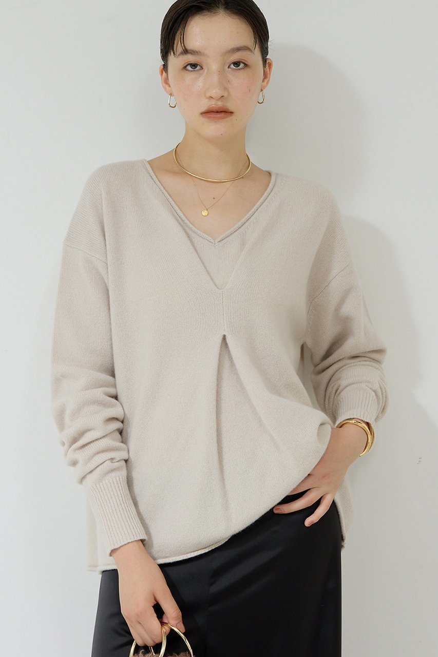 【ガリャルダガランテ/GALLARDAGALANTE】のウールカシミヤタックVプルオーバー インテリア・キッズ・メンズ・レディースファッション・服の通販 founy(ファニー) 　ファッション　Fashion　レディースファッション　Fashion for Women　トップス・カットソー　Cut & Sew Tops　ニット　Knit Tops & Sweaters　カジュアルプルオーバー・ニットトップス　Pullovers & Knit Tops / Casual Pullovers　バランス　Balance, Style Balance　フロント　Front, Front Design　ボトム　Bottoms, Lower Wear　ベージュ|ID: prp329100004705712 ipo3291000000036105840