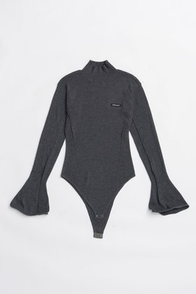 【プランク プロジェクト/PRANK PROJECT】のウェーブヘムスリーブリブニット 人気、トレンドファッション・服の通販 founy(ファニー) ファッション Fashion レディースファッション Fashion for Women トップス・カットソー Cut & Sew Tops ニット Knit Tops & Sweaters カジュアルプルオーバー・ニットトップス Pullovers & Knit Tops / Casual Pullovers スーツ Suit, Formalwear ハイネック High Neck, Mock Neck ハーフ Half, Half-Length フィット Fit, Slim Fit フォルム Silhouette, Form ボトム Bottoms, Lower Wear 新作・新入荷 New Arrivals / New In |ID:prp329100004706791