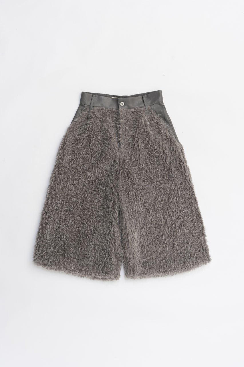 【プランク プロジェクト/PRANK PROJECT】のファーコンビハーフパンツ 人気、トレンドファッション・服の通販 founy(ファニー) 　ファッション　Fashion　レディースファッション　Fashion for Women　パンツ　Pants & Trousers　ショートパンツ・ハーフパンツ　High-Waisted & Relaxed Shorts　おすすめ　Recommended / Our Picks　ソックス　Socks, Hosiery　ハーフ　Half, Half-Length　バランス　Balance, Style Balance　フェイクファー　Faux Fur, Imitation Fur　フェイクレザー　Faux Leather, PU Leather　ロング　Long, Long-Length　エレガント 上品　Elegant　新作・新入荷　New Arrivals / New In　 other-1|ID: prp329100004706815 ipo3291000000033995139