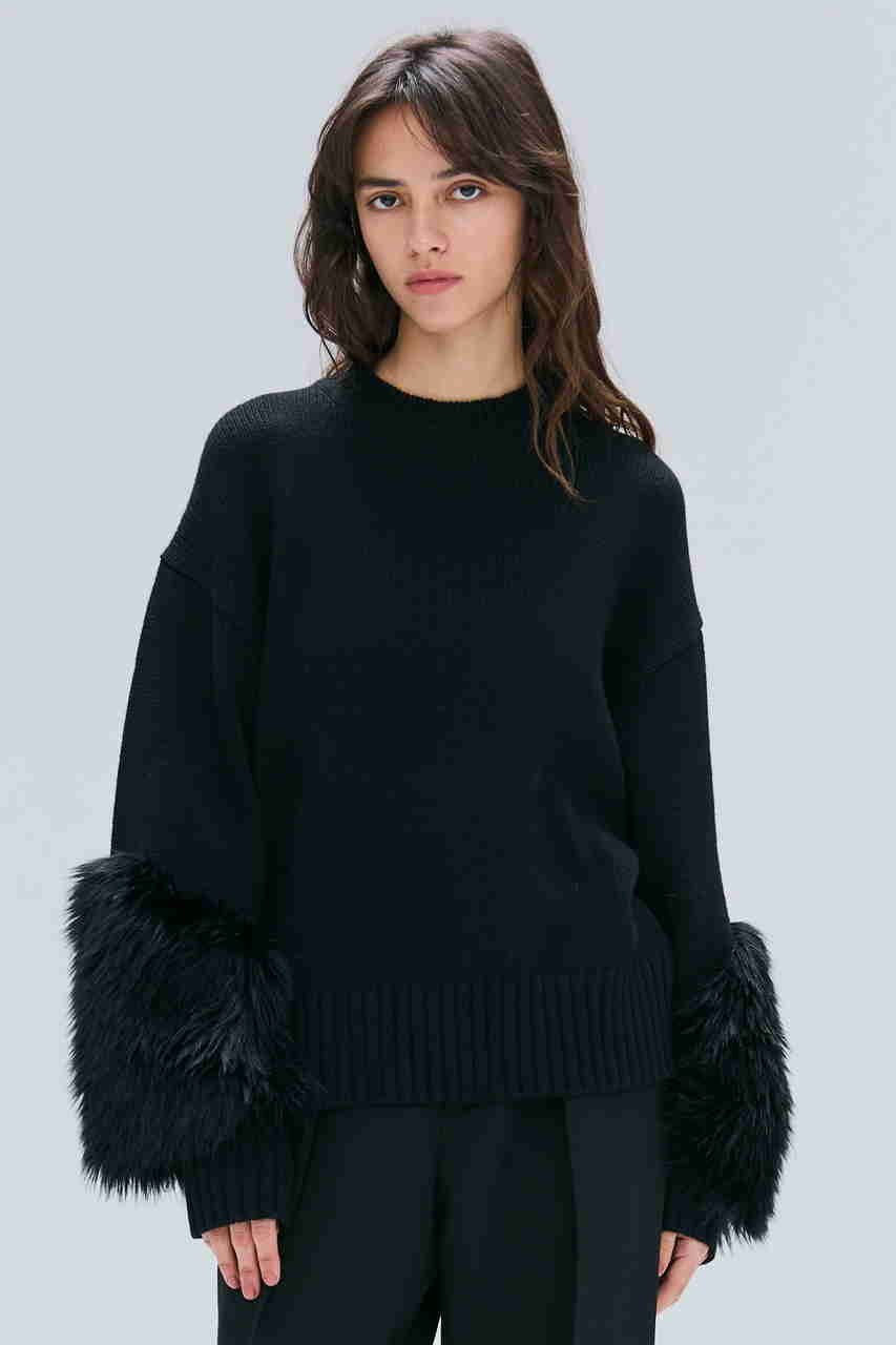 【ベイジ,/BEIGE,】のCHESTER / フェイクファークルーネックニット 人気、トレンドファッション・服の通販 founy(ファニー) 　ファッション　Fashion　レディースファッション　Fashion for Women　トップス・カットソー　Cut & Sew Tops　ニット　Knit Tops & Sweaters　カジュアルプルオーバー・ニットトップス　Pullovers & Knit Tops / Casual Pullovers　ダウン　Down, Puffer　デニム　Denim, Jeans Material　フェイクファー　Faux Fur, Imitation Fur　リュクス　Luxury, Elegant, High-End, Chic　再入荷　Restock / Back in Stock　other-8|ID: prp329100004707918 ipo3291000000035512464